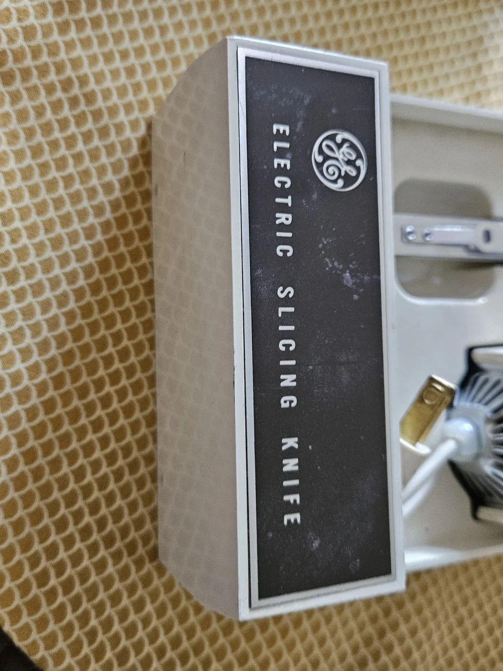 General Electric Electric Slicing Knife Wall Mounted - Almond